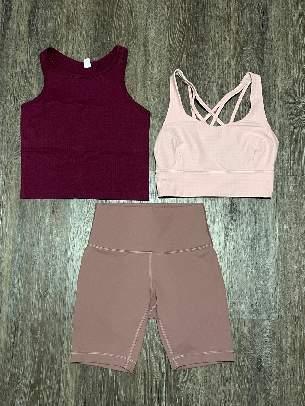 Like New Lululemon Workout Bundle. Size 6